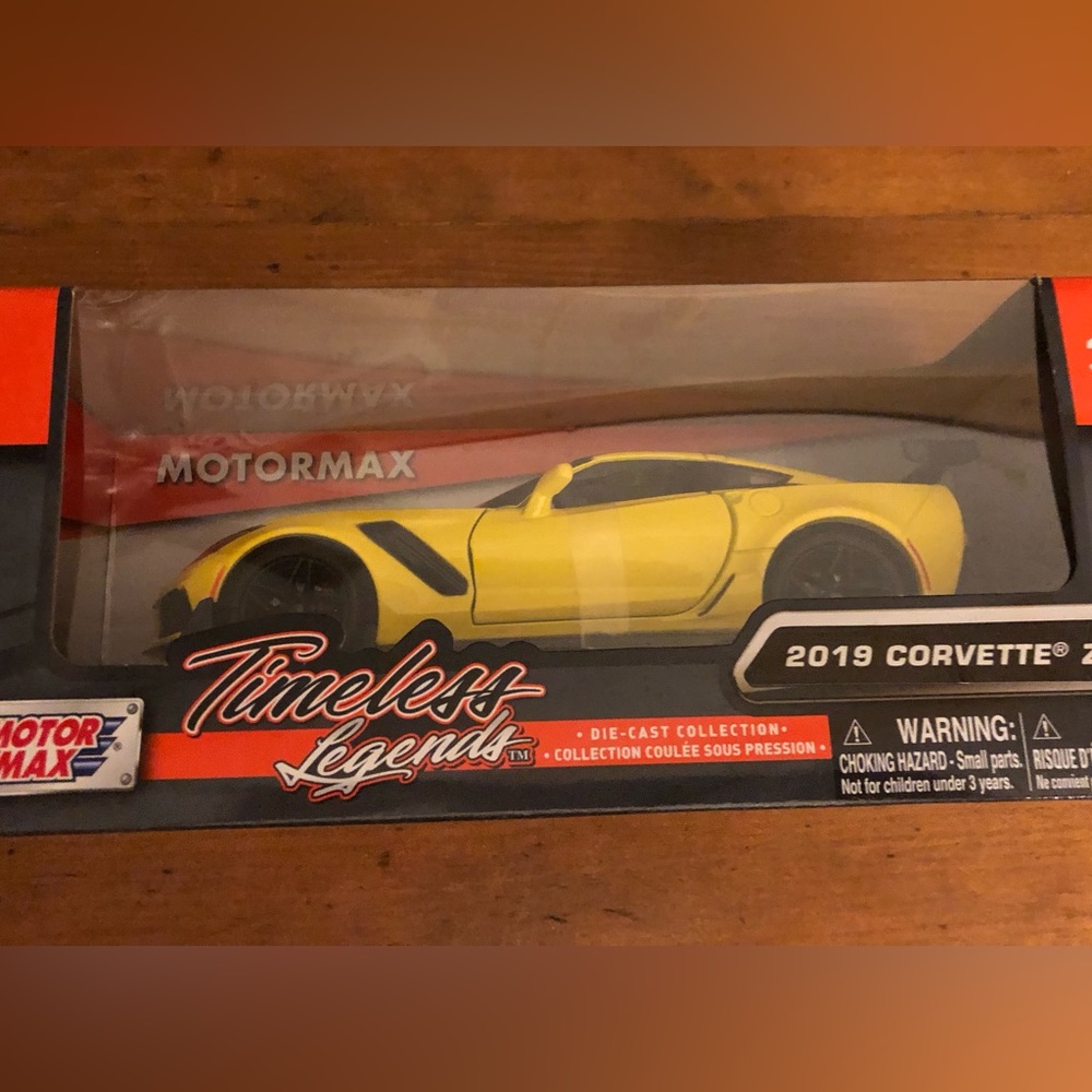 Timeless Legends 2019 Corvette ZR1 Die Cast Collection 1:24 Series Moro Max